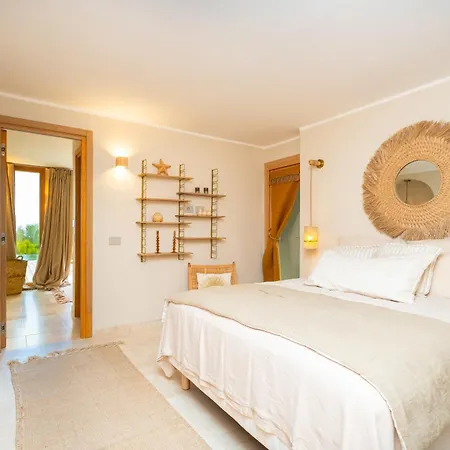 Luxury In Cala Dei Ginepri Villa *